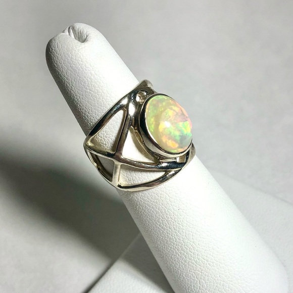 COPY - Ethiopian Opal Sterling Silver Ring 925 Fi… - Picture 4 of 5